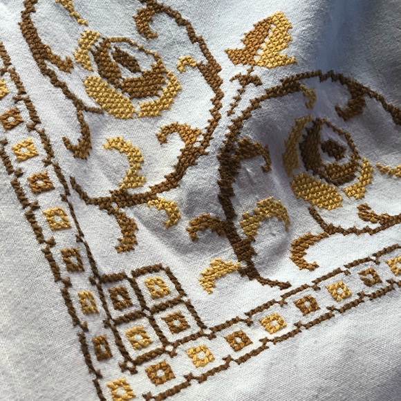 Other - Vintage cross stitch tablecloth hand embroidered